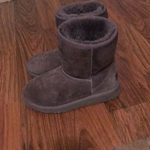 Girls gray ugg boots